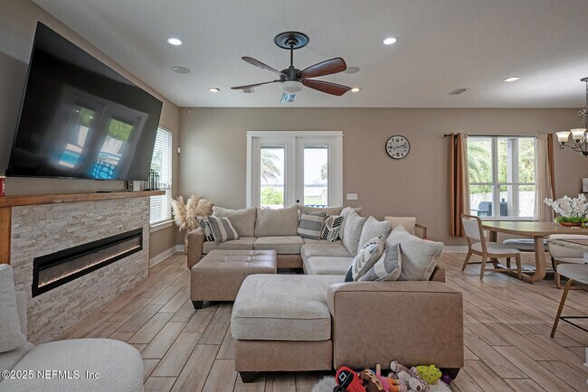 Building Photo - 3693 Lightview Ln