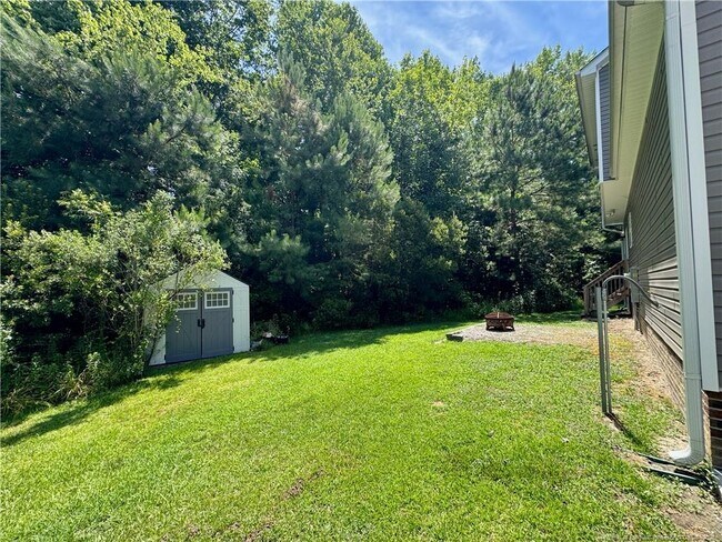 Building Photo - 20 Yelverton Ct
