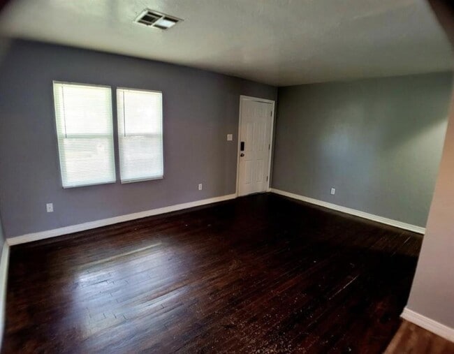 Building Photo - 1304 NW 98th St
