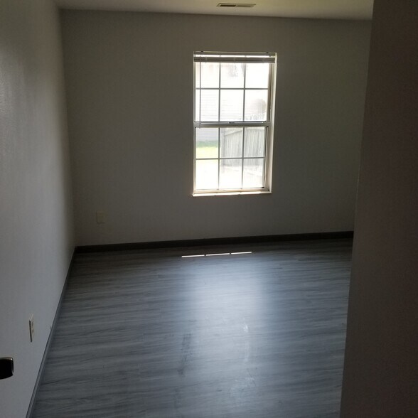 Building Photo - 714 Plankway Drive