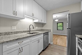 Building Photo - 16 Winter St