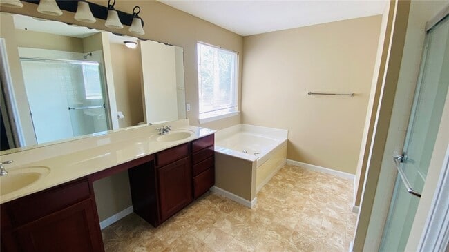 Building Photo - 58 Fountainview Dr