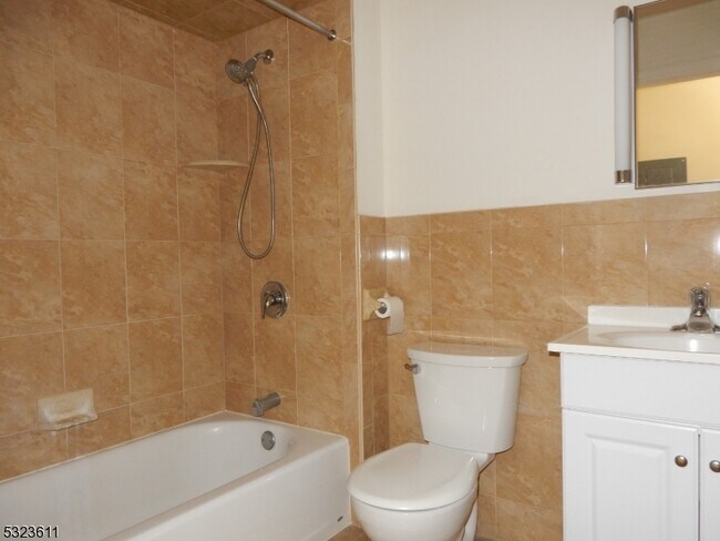 Building Photo - 28 Jane Dr