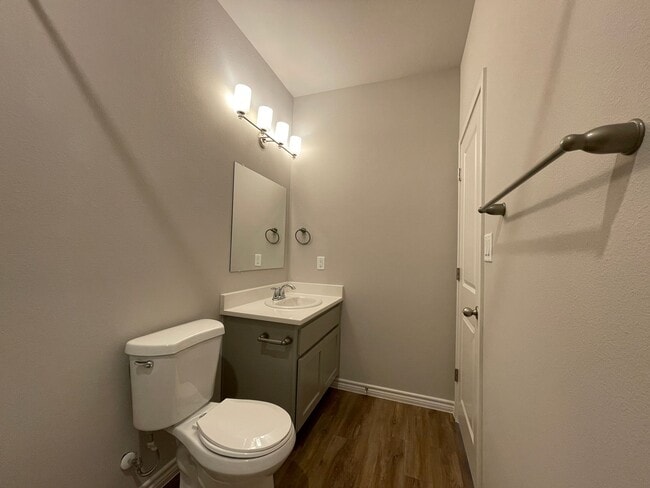 Building Photo - Townhome for rent