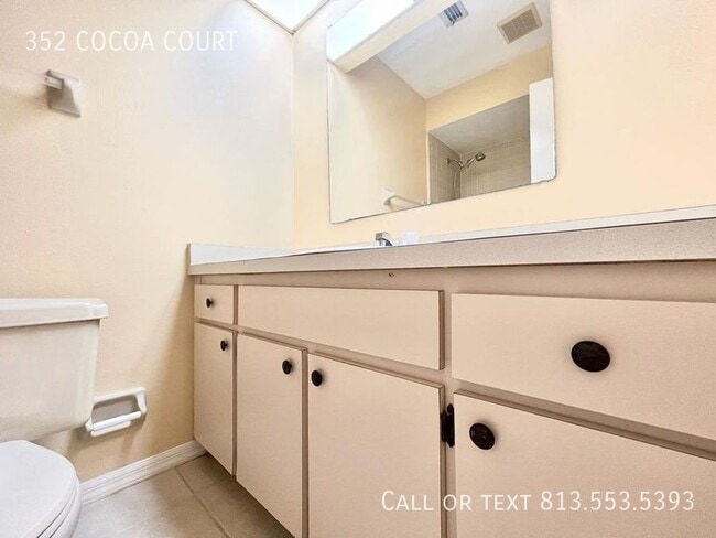 Building Photo - 352 Cocoa Ct