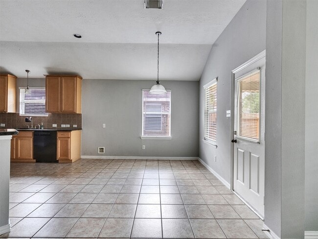 Building Photo - 18011 Outback Lakes Tr