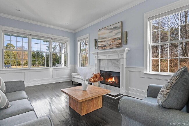 Building Photo - 490 Montauk Hwy