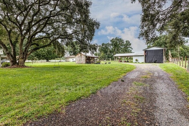 Building Photo - 2220 Mini Ranch Rd