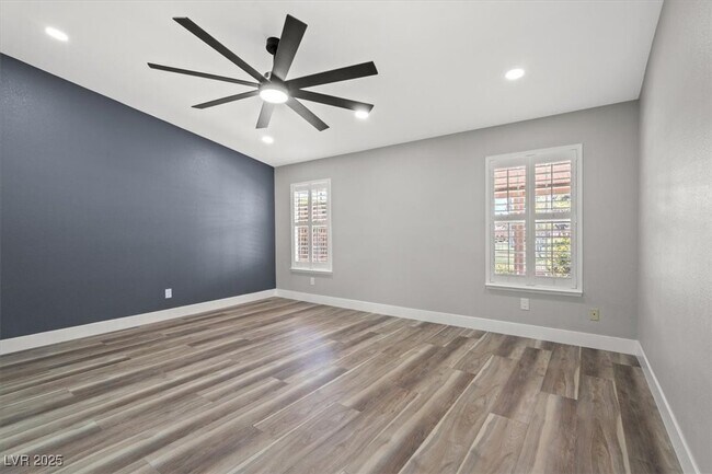 Building Photo - 5005 Cliffrose Dr