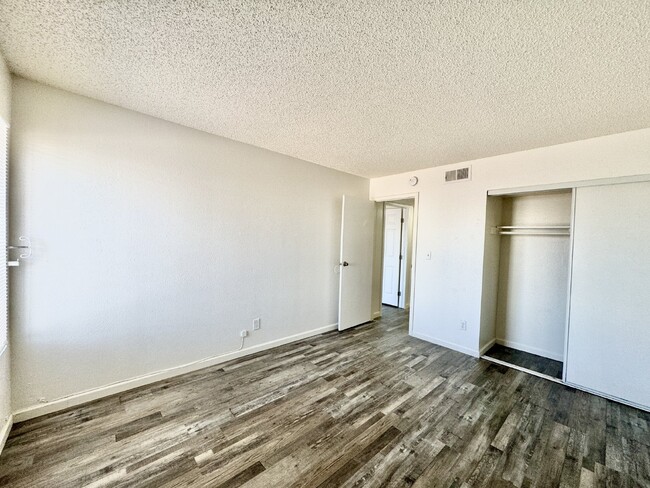 Building Photo - Spacious 2-Bed, 2-Bath Townhome for Rent w...