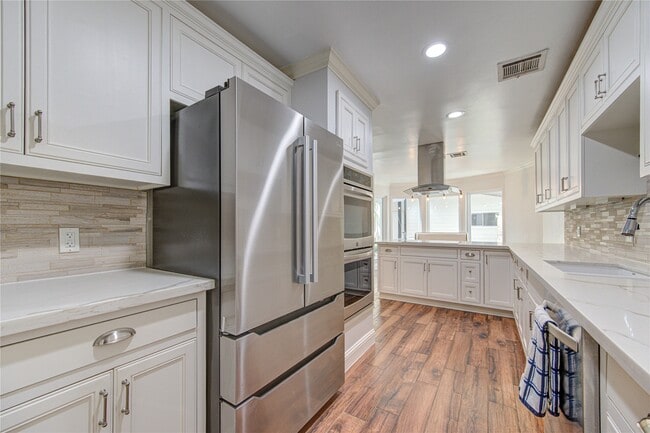 Building Photo - 438 E Fair Harbor Ln