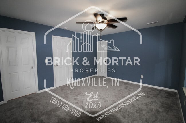 Building Photo - 900 Glendower Way