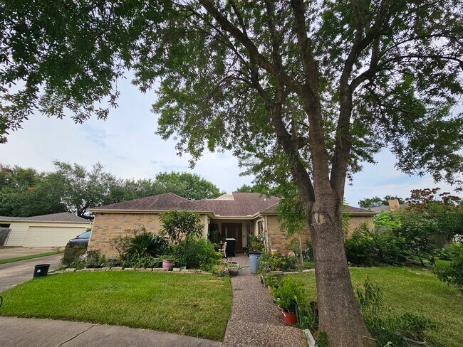 Building Photo - 12103 Ella Lee Ln