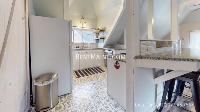 Building Photo - 94 Otis St