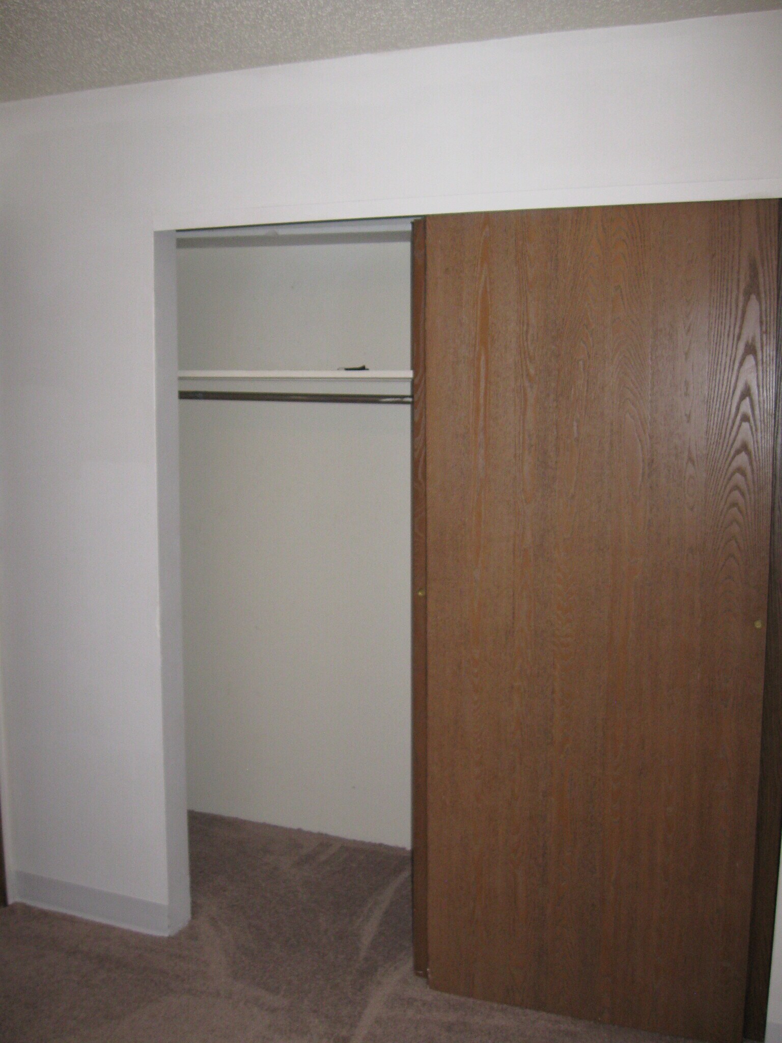 Building Photo - 507 W White St