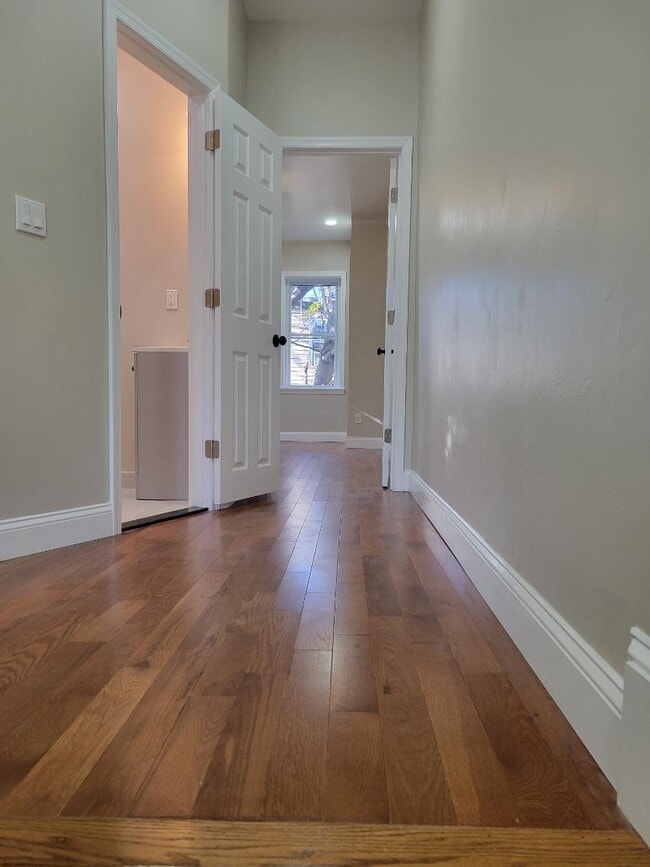 Building Photo - 3140 N Rosewood St