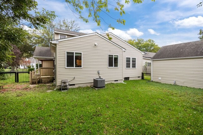 Building Photo - Beautifully Updated 4-Bedroom Home in Norf...
