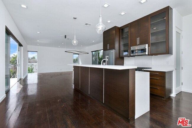 Building Photo - 11610 Ohio Ave