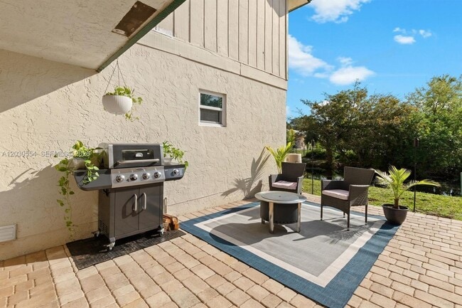 Building Photo - 4119 Coral Springs Dr