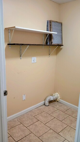 Building Photo - 1500 Lamont St