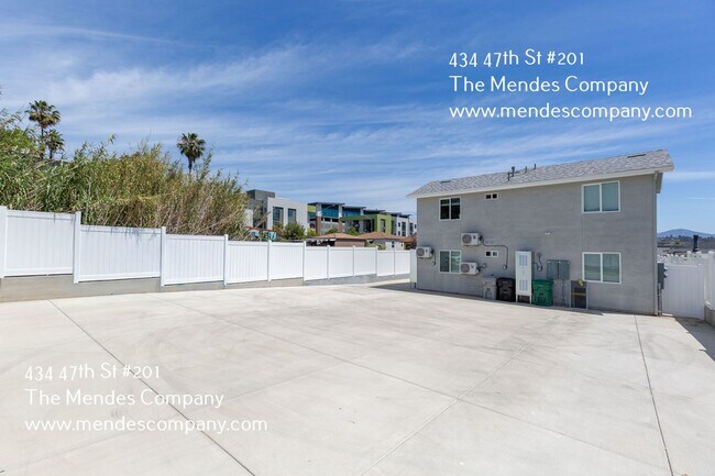 Building Photo - 434 47th St