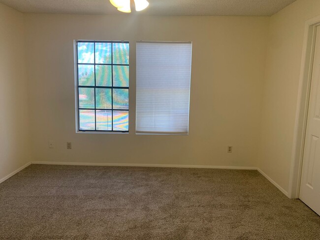 Building Photo - Excellent 1 bedroom w/ loft