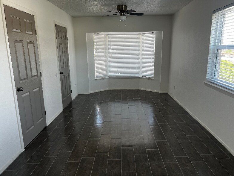Building Photo - 10434 Seawood Dr