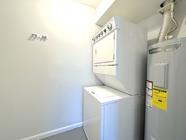 Building Photo - Inviting Lorton Condo with Comfortable Layout and Location