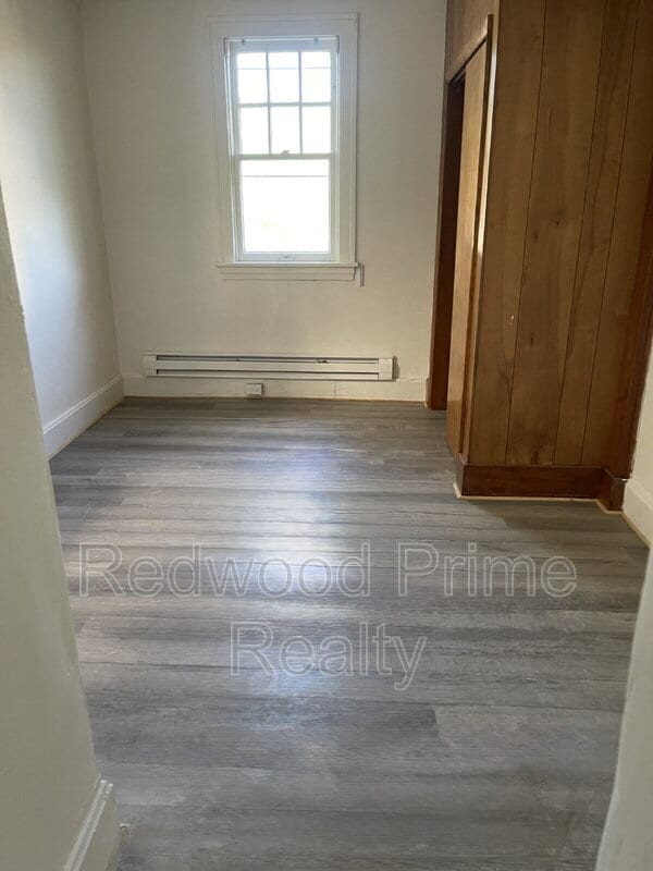 Building Photo - 631 Coleman Ave