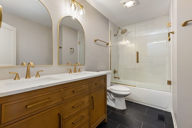 Building Photo - 8518 Candlelight Dr W
