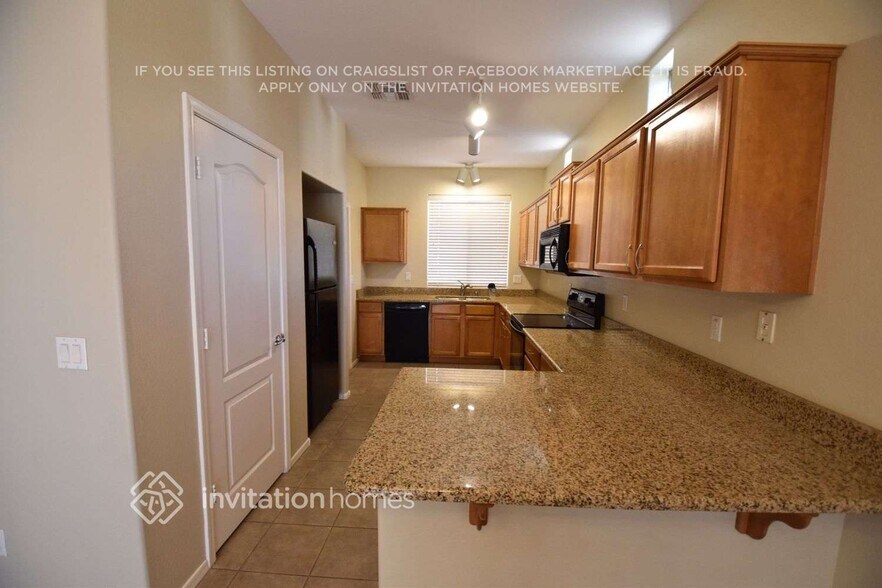 Building Photo - 881 E Stottler Dr