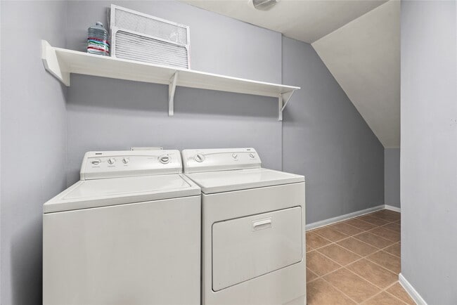 Building Photo - 10902 Tobar Falls Cir