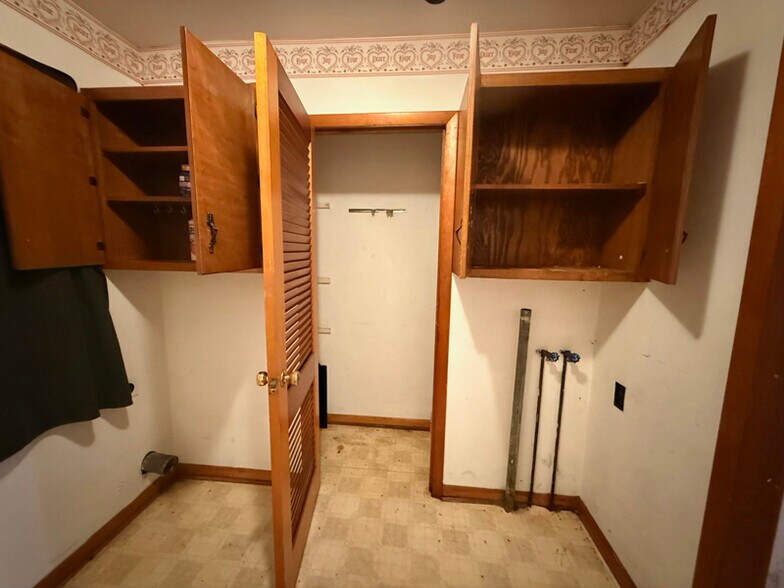 Building Photo - 402 Cumberland Ave