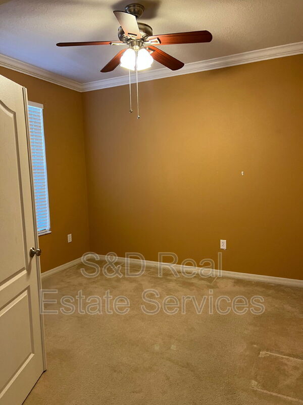 Building Photo - 2492 Tahoe Dr