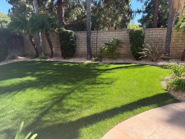Building Photo - 4 Bedroom Home for Rent in Camarillo!