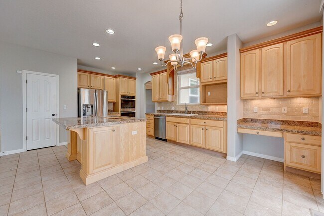 Building Photo - 5 bedroom, 4 1/2 bath, with 3 car garage in Cherry Creek School District