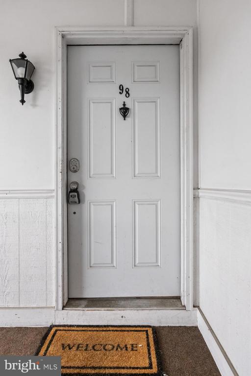 Building Photo - 98 Chambord Ct