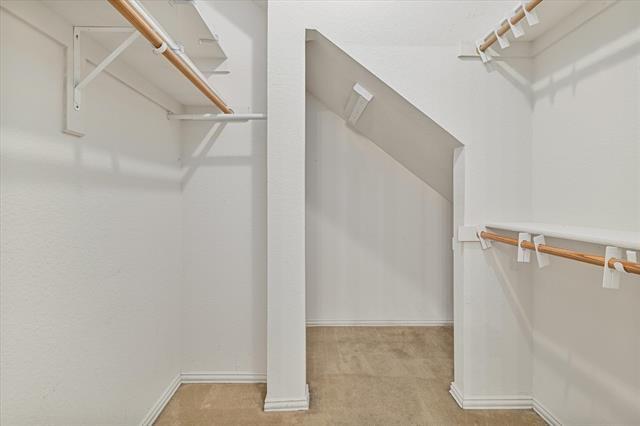 Building Photo - 931 W Cedar St