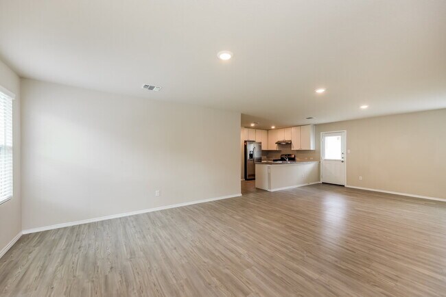 Building Photo - 5715 Leon Pl