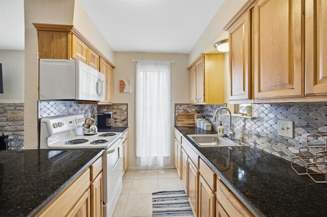 Building Photo - 104 W 35th St