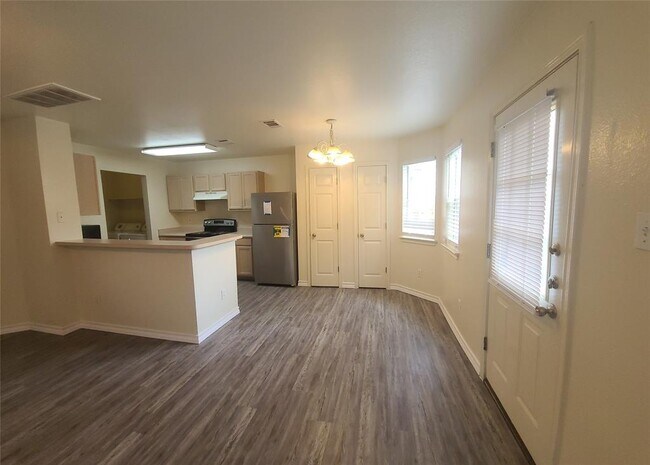 Building Photo - 806 Sagewood Trail