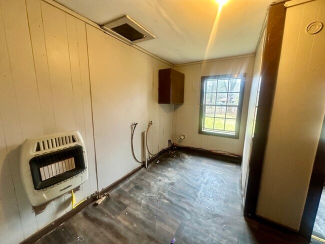 Building Photo - 1119 20th St N