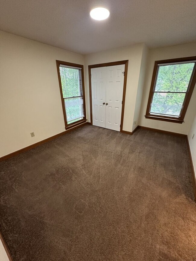 Building Photo - 2 Bedroom 2 Bathroom Condo!