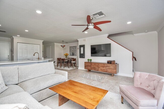 Building Photo - 16081 Sierra Palms Dr