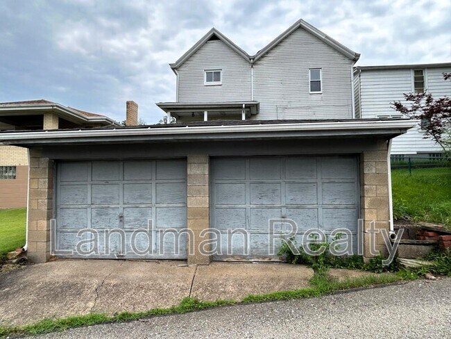 Building Photo - 617 9th St