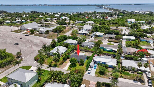 Building Photo - 3837 NE Melba Dr