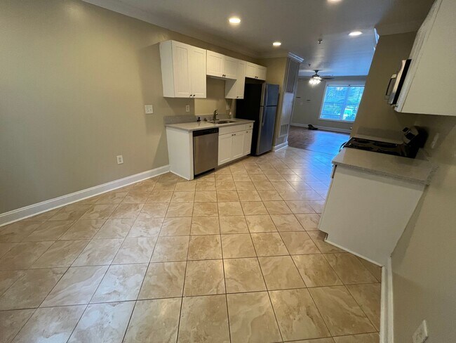 Building Photo - 14-1414 Jones