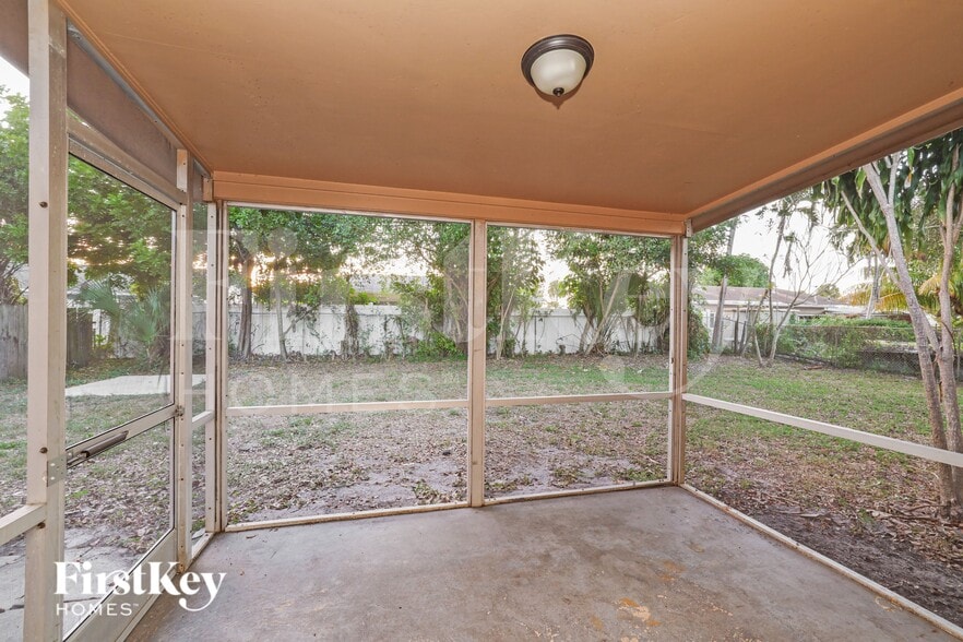 Building Photo - 6817 Massachusetts Dr