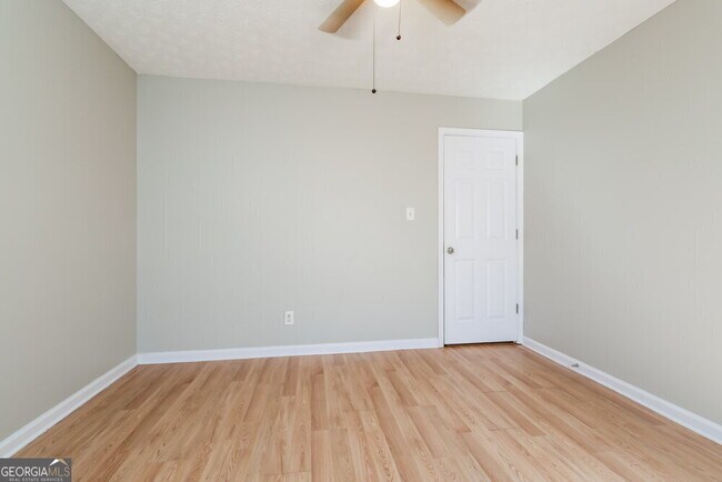 Building Photo - 372 Kay Dr