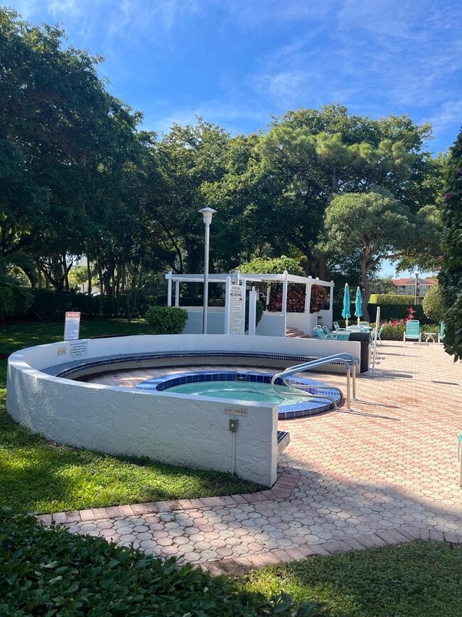 Jacuzzi - 1850 Homewood Blvd